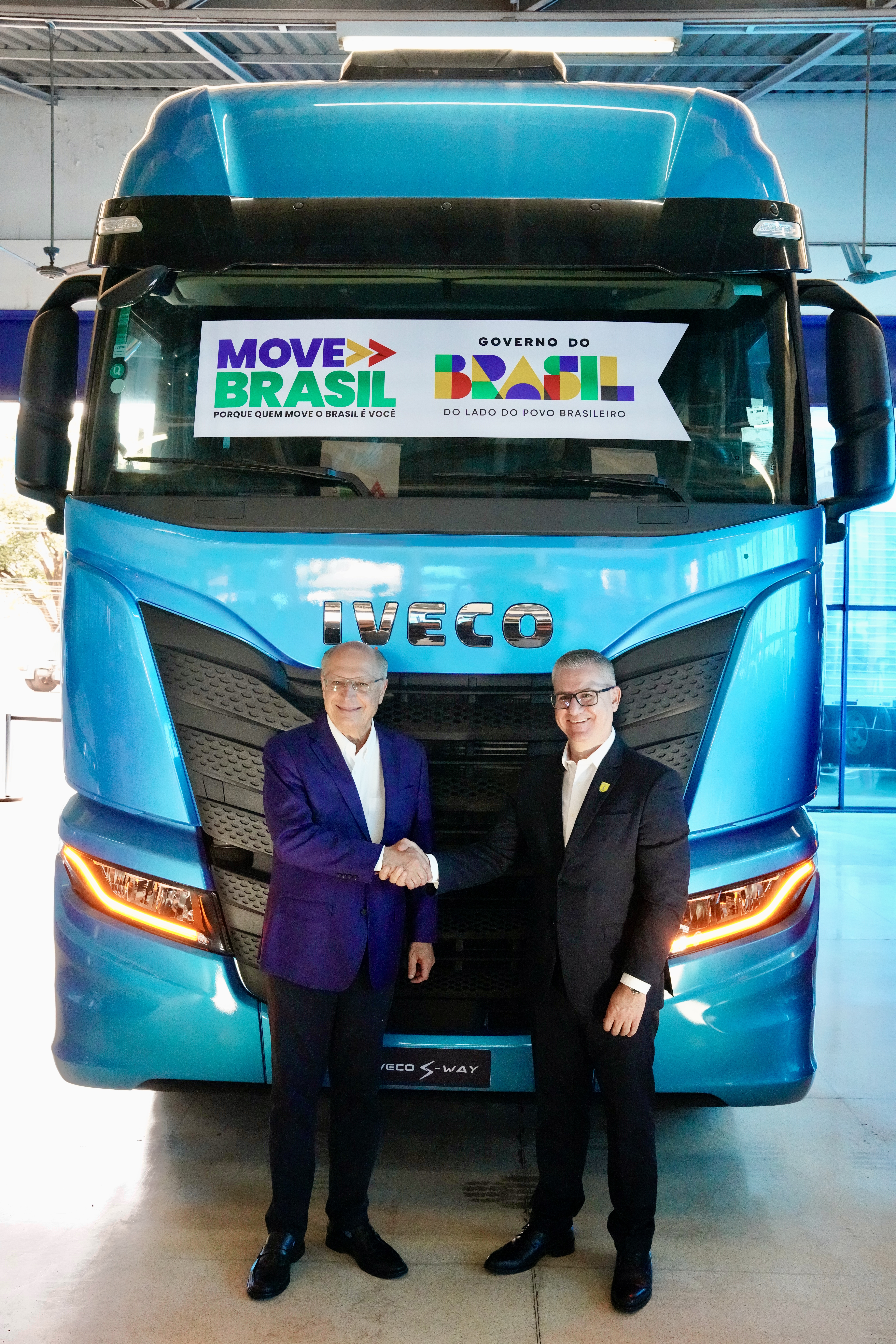IVECO celebra primeira entrega de caminhões pelo Programa Move Brasil com participação do vice-presidente Geraldo Alckmin
